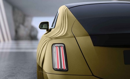2024 Rolls-Royce Spectre Tail Light Wallpapers 450x275 (8)