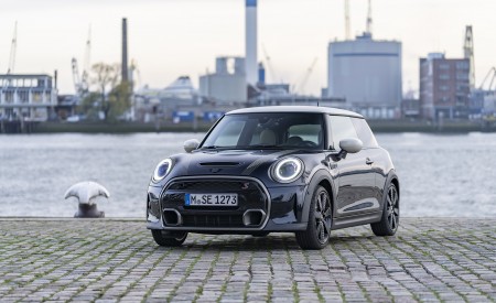2022 Mini Cooper S 3-door Resolute Edition Front Three-Quarter Wallpapers 450x275 (19)