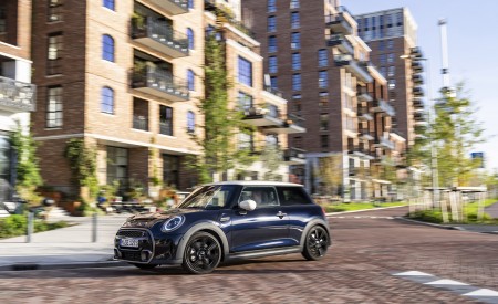 2022 Mini Cooper S 3-door Resolute Edition Front Three-Quarter Wallpapers 450x275 (12)