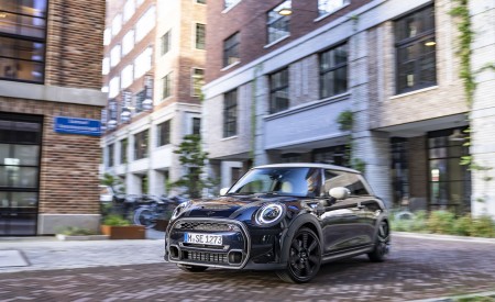 2022 Mini Cooper S 3-door Resolute Edition Front Three-Quarter Wallpapers 450x275 (14)