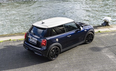 2022 Mini Cooper S 3-door Resolute Edition Rear Three-Quarter Wallpapers 450x275 (4)