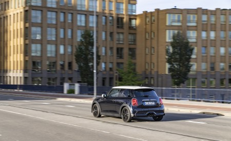 2022 Mini Cooper S 3-door Resolute Edition Rear Three-Quarter Wallpapers 450x275 (30)