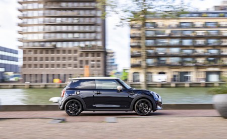 2022 Mini Cooper S 3-door Resolute Edition Side Wallpapers 450x275 (18)
