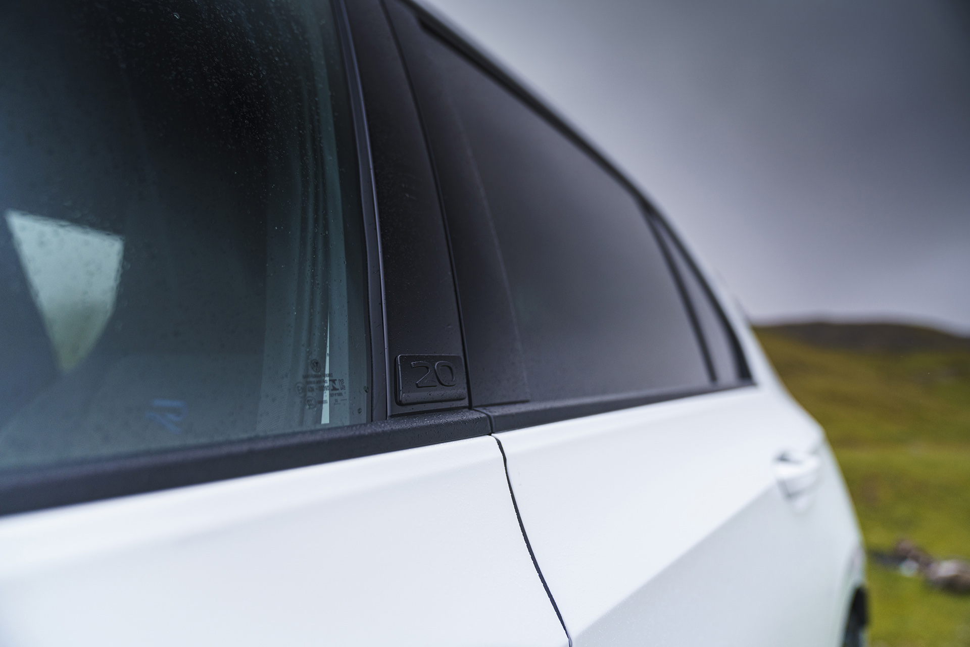 2022 Volkswagen Golf R 20 Years UK version Detail Wallpapers (15)