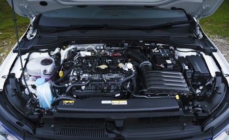 2022 Volkswagen Golf R 20 Years (UK-Spec) Engine Wallpapers 450x275 (19)