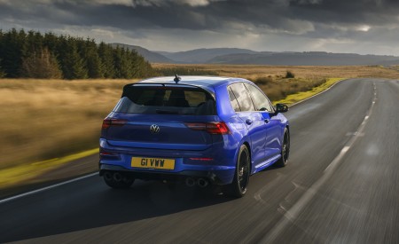 2022 Volkswagen Golf R 20 Years (UK-Spec) Rear Three-Quarter Wallpapers 450x275 (36)