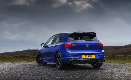 2022 Volkswagen Golf R 20 Years (UK-Spec) Rear Three-Quarter Wallpapers 450x275 (29)