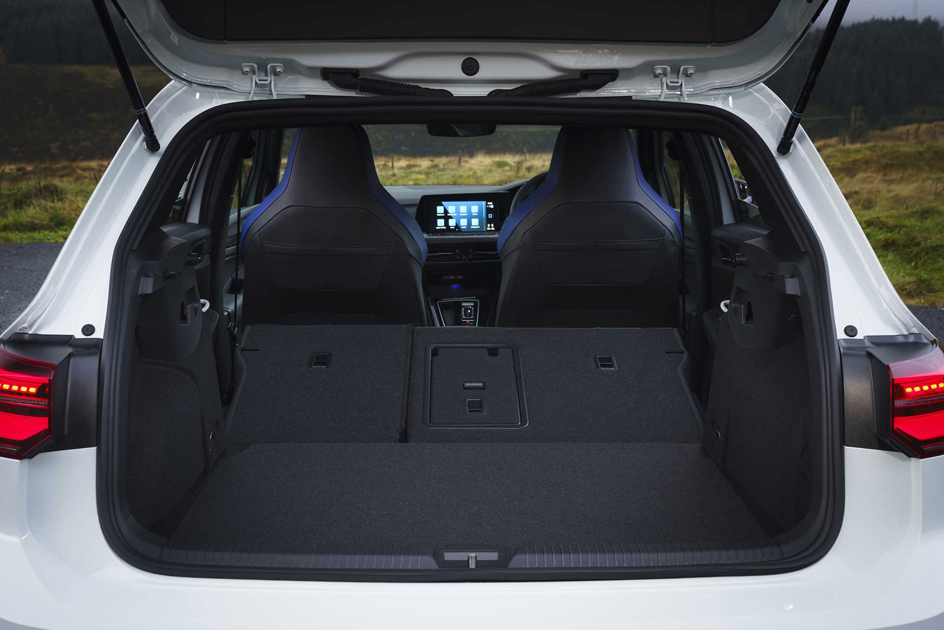 2022 Volkswagen Golf R 20 Years (UK-Spec) Trunk Wallpapers #25 of 55