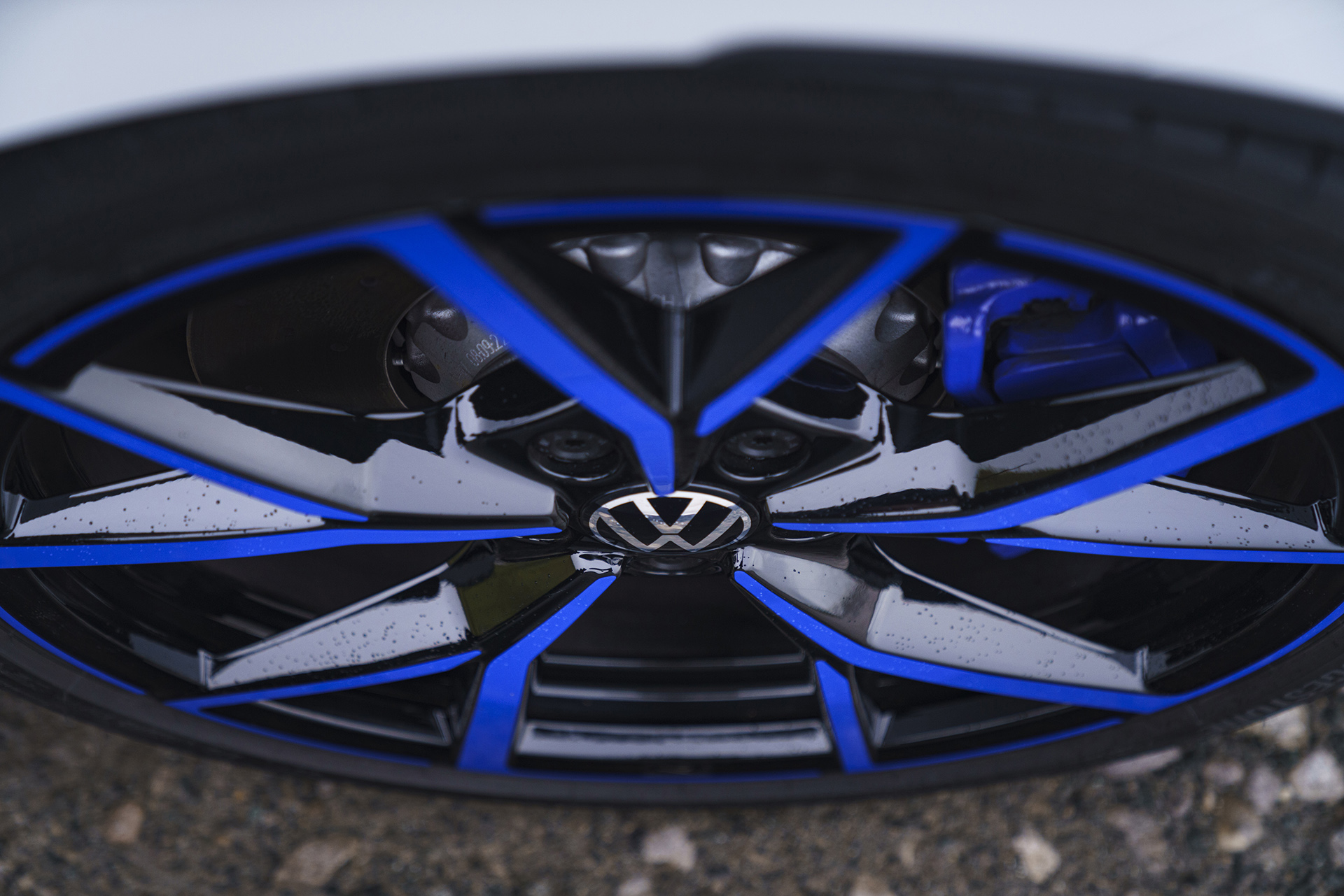 2022 Volkswagen Golf R 20 Years UK version Wheel Wallpapers (14)