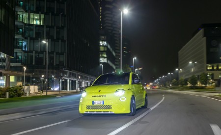 2023 Abarth 500e Front Wallpapers 450x275 (13)