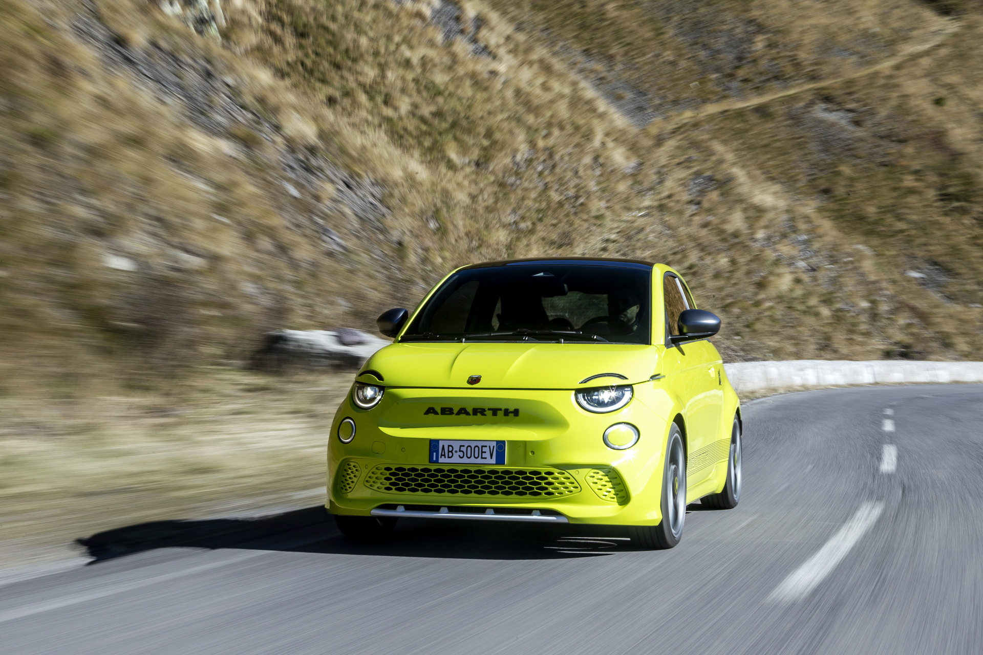 2023 Abarth 500e Front Wallpapers (4)