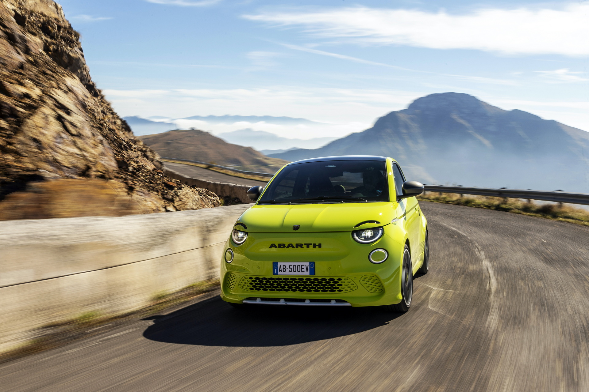 2023 Abarth 500e Front Wallpapers (5)