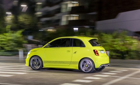 2023 Abarth 500e Rear Three-Quarter Wallpapers 450x275 (14)