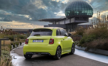 2023 Abarth 500e Rear Three-Quarter Wallpapers 450x275 (9)