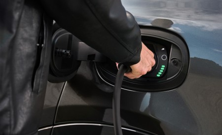 2023 Alfa Romeo Tonale Plug-In Hybrid Q4 Charging Connector Wallpapers 450x275 (36)