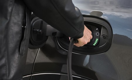 2023 Alfa Romeo Tonale Plug-In Hybrid Q4 Charging Connector Wallpapers 450x275 (92)