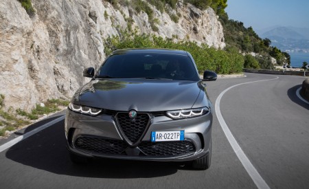 2023 Alfa Romeo Tonale Plug-In Hybrid Q4 Front Wallpapers 450x275 (64)