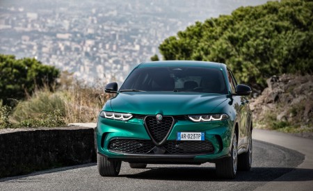2023 Alfa Romeo Tonale Plug-In Hybrid Q4 Front Wallpapers 450x275 (11)