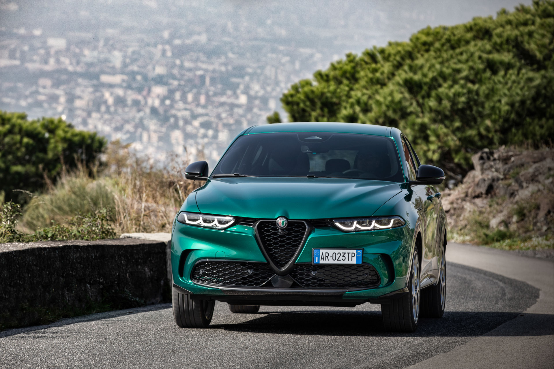 2023 Alfa Romeo Tonale Plug-In Hybrid Q4 Front Wallpapers (11)