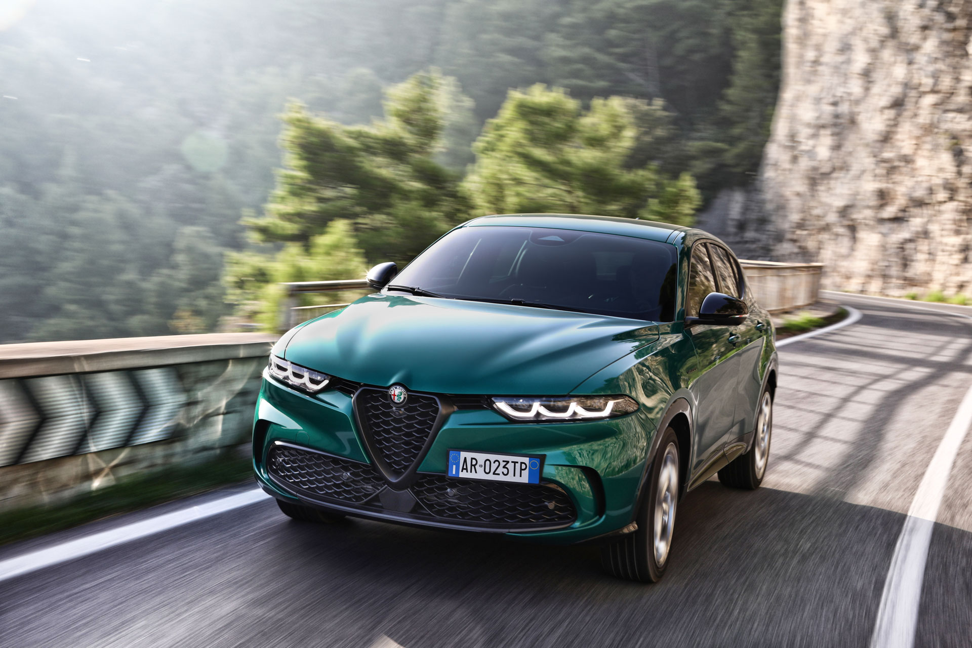 2023 Alfa Romeo Tonale Plug-In Hybrid Q4 Front Wallpapers (12)