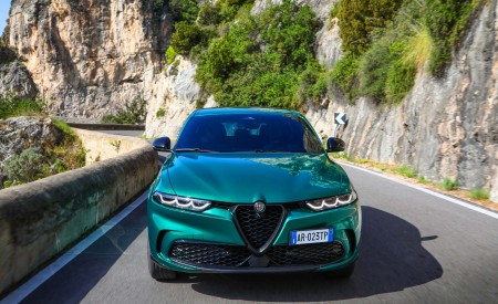 2023 Alfa Romeo Tonale Plug-In Hybrid Q4 Front Wallpapers 450x275 (13)