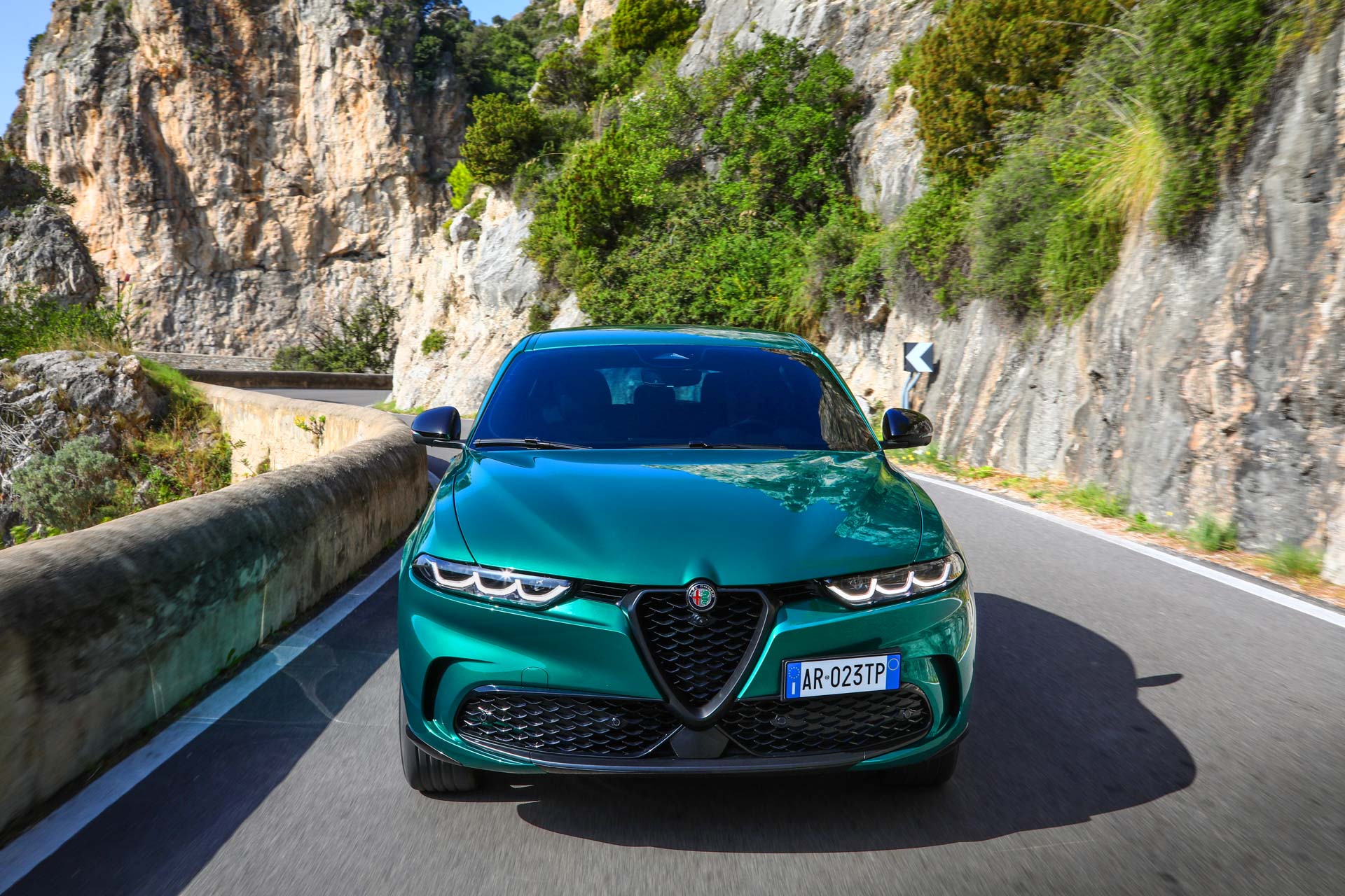 2023 Alfa Romeo Tonale Plug-In Hybrid Q4 Front Wallpapers (13)