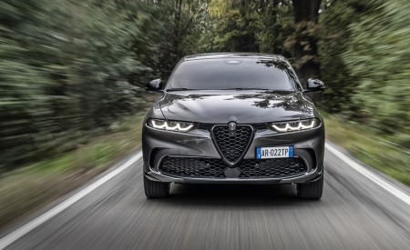 2023 Alfa Romeo Tonale Plug-In Hybrid Q4 Front Wallpapers 450x275 (67)