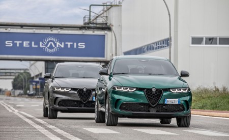 2023 Alfa Romeo Tonale Plug-In Hybrid Q4 Front Wallpapers 450x275 (32)