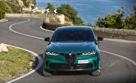 2023 Alfa Romeo Tonale Plug-In Hybrid Q4 Front Wallpapers 450x275 (3)