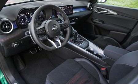 2023 Alfa Romeo Tonale Plug-In Hybrid Q4 Interior Wallpapers 450x275 (39)