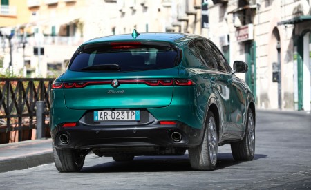 2023 Alfa Romeo Tonale Plug-In Hybrid Q4 Rear Wallpapers 450x275 (34)