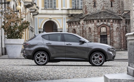 2023 Alfa Romeo Tonale Plug-In Hybrid Q4 Side Wallpapers 450x275 (84)