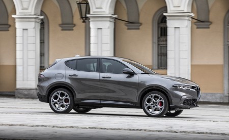 2023 Alfa Romeo Tonale Plug-In Hybrid Q4 Side Wallpapers 450x275 (85)