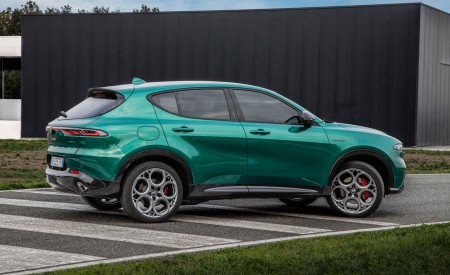 2023 Alfa Romeo Tonale Plug-In Hybrid Q4 Side Wallpapers 450x275 (25)