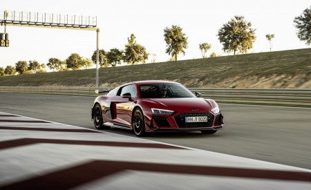 2023 Audi R8 GT RWD Front Three-Quarter Wallpapers 450x275 (22)