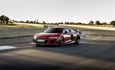 2023 Audi R8 GT RWD Front Three-Quarter Wallpapers 450x275 (23)