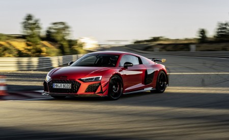 2023 Audi R8 GT RWD Front Three-Quarter Wallpapers 450x275 (3)