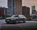 2023 Audi RS6 Avant Performance (Color: Nimbus Grey in Pearl Effect) Front Three-Quarter Wallpapers 150x120