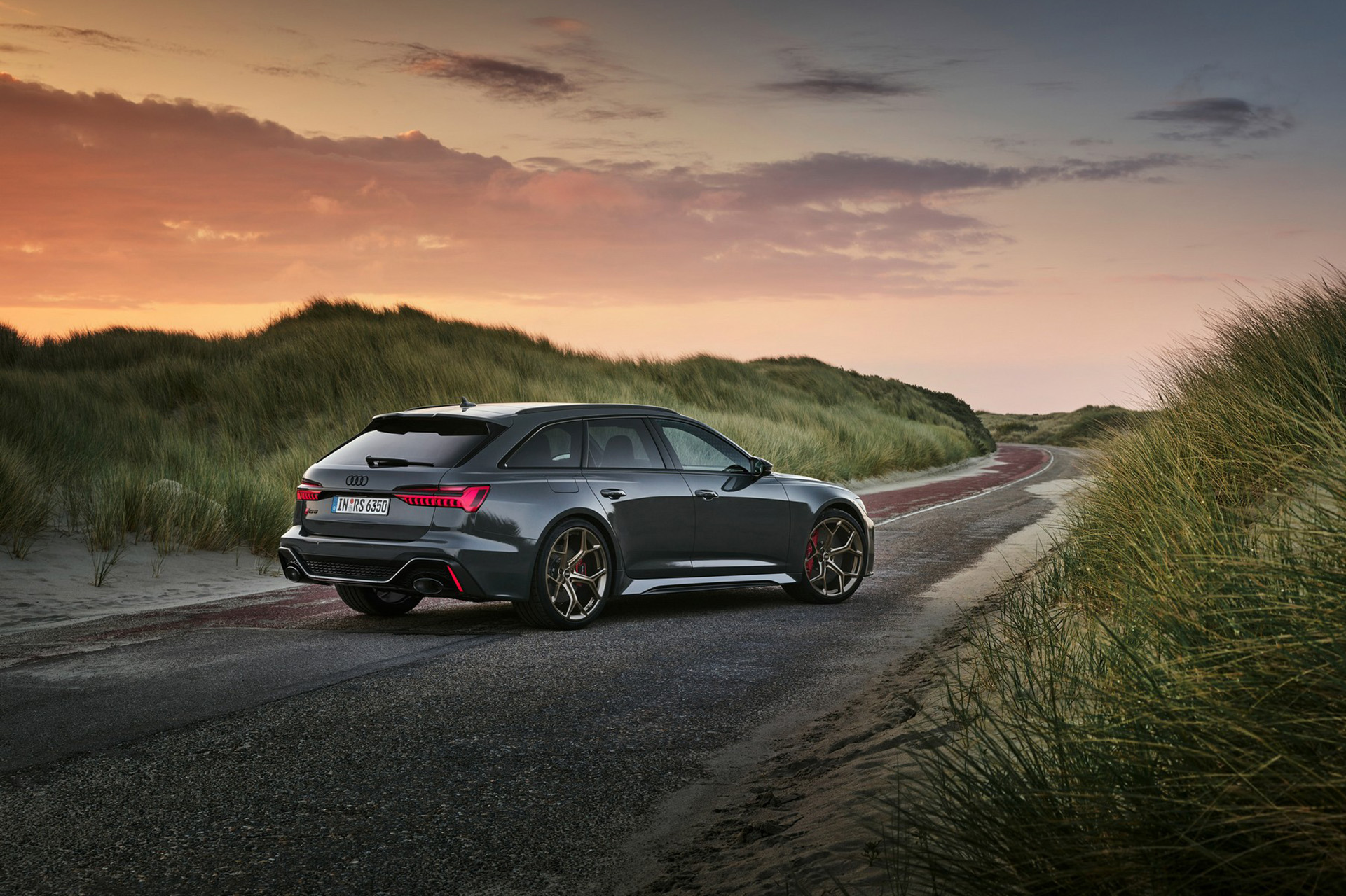 2023 Audi RS6 Avant Performance (Color: Nimbus Grey in Pearl Effect) Rear Three-Quarter Wallpapers (11)