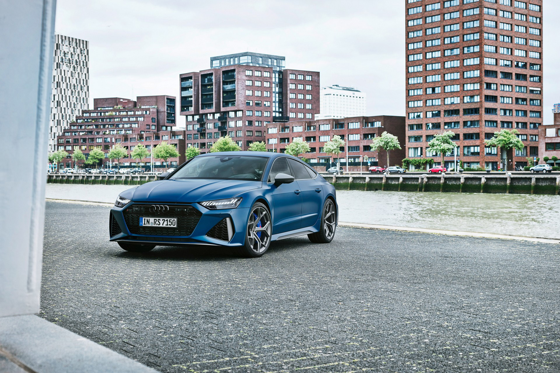 2023 Audi RS7 Sportback Performance (Color: Ascari Blue Matt) Front Three-Quarter Wallpapers #52 of 119