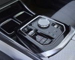 2023 BMW 760i xDrive (Color: Aventurin Red Metallic Two-Tone; US-Spec) Central Console Wallpapers 150x120 (48)