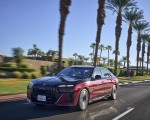 2023 BMW 760i xDrive (Color: Aventurin Red Metallic Two-Tone; US-Spec) Front Three-Quarter Wallpapers 150x120 (5)