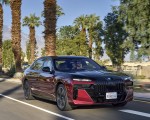 2023 BMW 760i xDrive (Color: Aventurin Red Metallic Two-Tone; US-Spec) Front Three-Quarter Wallpapers 150x120 (10)