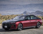 2023 BMW 760i xDrive (Color: Aventurin Red Metallic Two-Tone; US-Spec) Front Three-Quarter Wallpapers 150x120 (29)