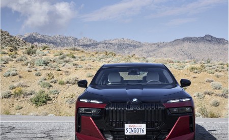 2023 BMW 760i xDrive (Color: Aventurin Red Metallic Two-Tone; US-Spec) Front Wallpapers 450x275 (31)