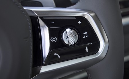 2023 BMW 760i xDrive (Color: Aventurin Red Metallic Two-Tone; US-Spec) Interior Steering Wheel Wallpapers 450x275 (55)