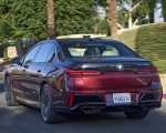 2023 BMW 760i xDrive (Color: Aventurin Red Metallic Two-Tone; US-Spec) Rear Three-Quarter Wallpapers 150x120 (11)