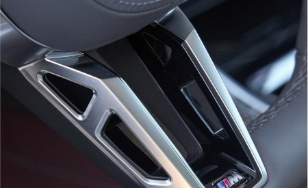 2023 BMW 760i xDrive (Color: Mineral White Metallic; US-Spec) Interior Steering Wheel Wallpapers 450x275 (166)