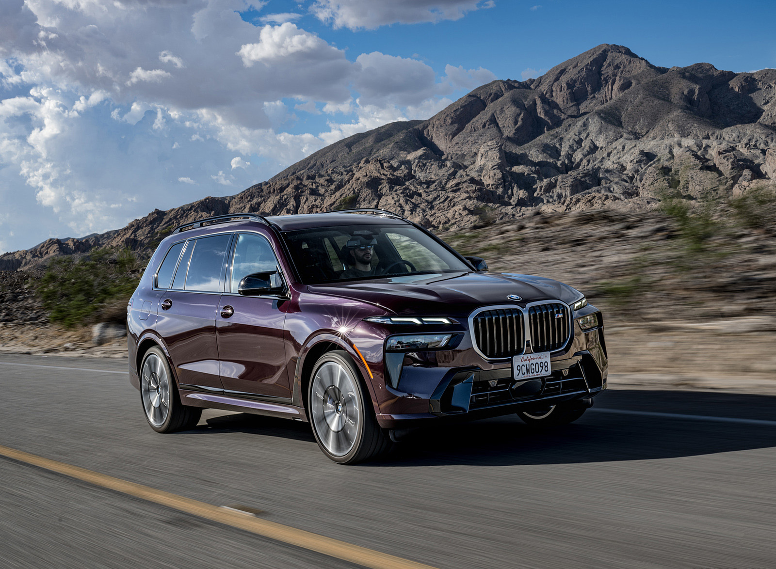 2023 BMW X7 M60i xDrive (Color: Ametrin; US-Spec) Front Three-Quarter Wallpapers (1)