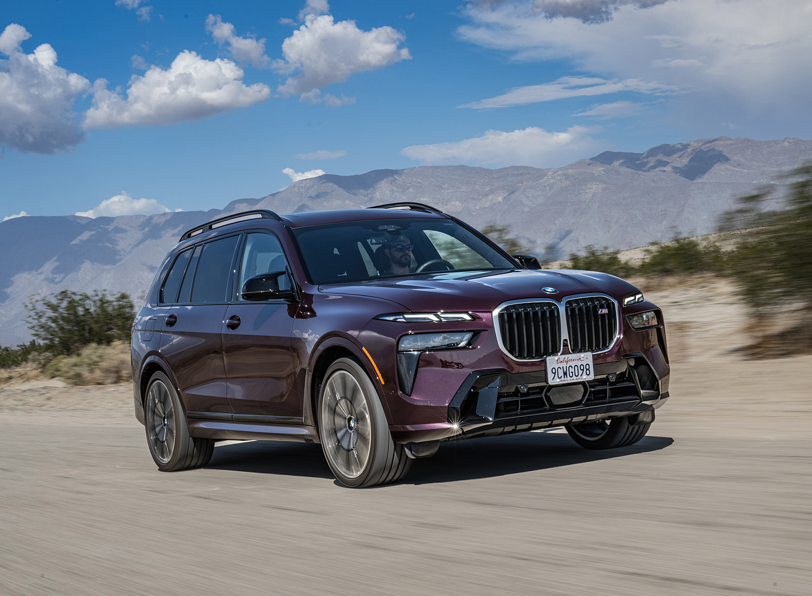 2023 BMW X7 M60i xDrive (Color: Ametrin; US-Spec) Front Three-Quarter Wallpapers (9)